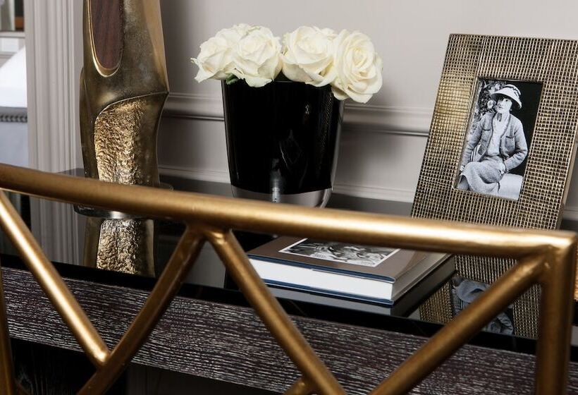 سوییت پرستیژ, Portrait Firenze  Lungarno Collection