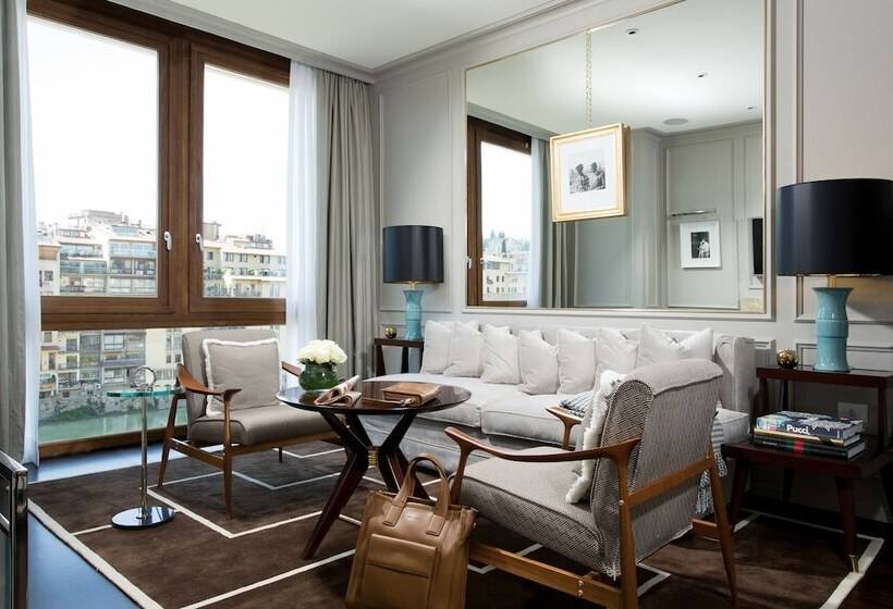 سوییت پرستیژ, Portrait Firenze  Lungarno Collection