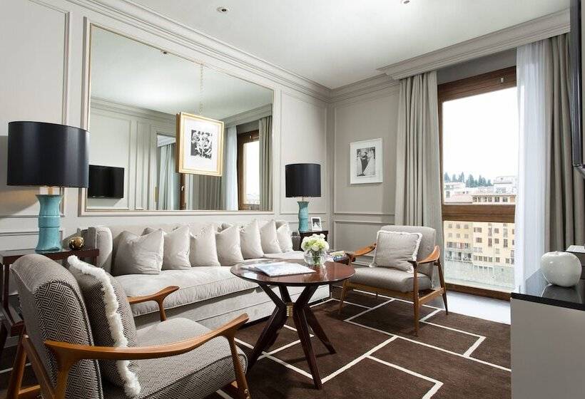 سوئیت با چشم‌انداز رودخانه, Portrait Firenze  Lungarno Collection