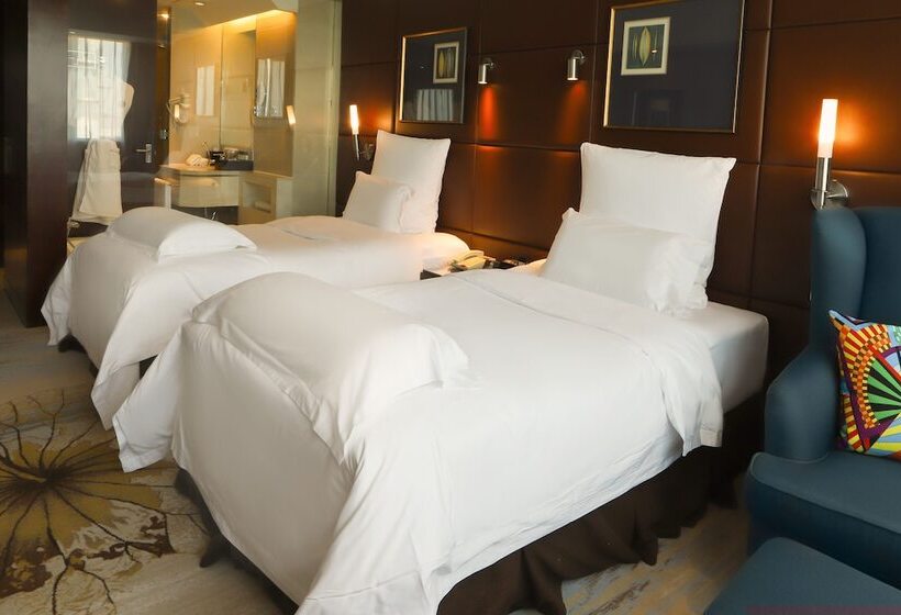 Номер Deluxe с Видом, Pullman Guangzhou Baiyun Airport   Canton Fair Free Shuttle Bus & Official Registration Agency