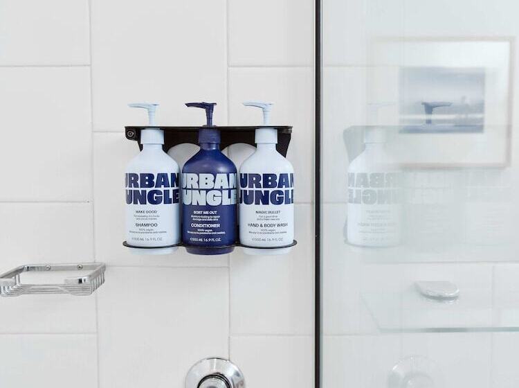 Люкс Премиум, Saint Kilda Beach Hotel   Formerly Rydges St Kilda