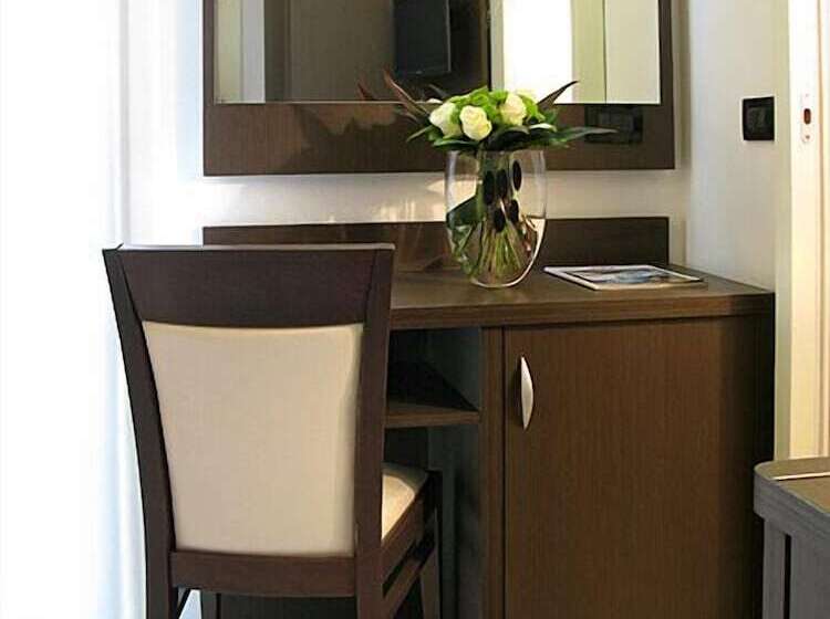 اتاق استاندارد سه نفره, Villa Luigia