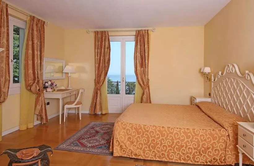 Deluxe-huone Järvinäkymä, Villa Sofia