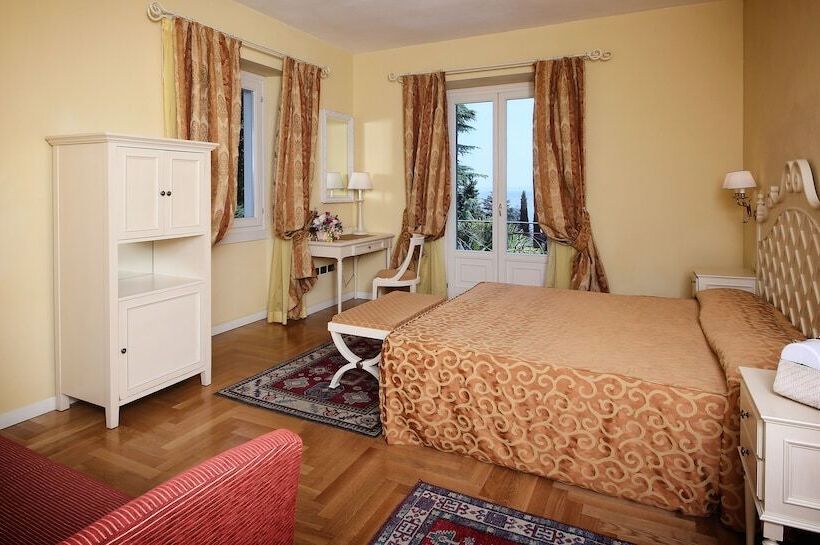 Номер Deluxe Вид на Озеро, Villa Sofia