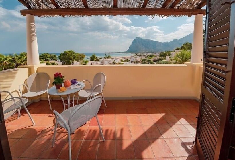 Апартаменты 1 Спальня Вид на Море, Villaggio Cala Mancina