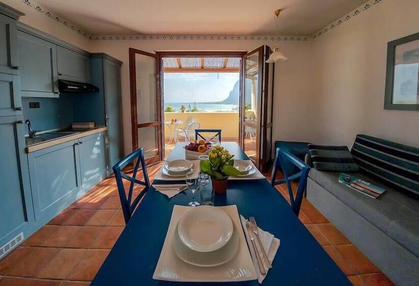 شقة غرفة واحدة مطلة على البحر, Villaggio Cala Mancina