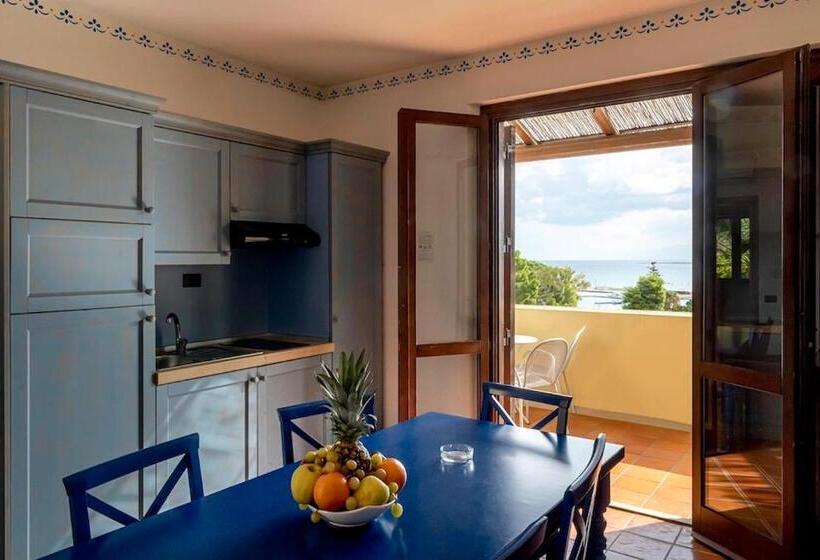 شقة غرفة واحدة مطلة على البحر, Villaggio Cala Mancina