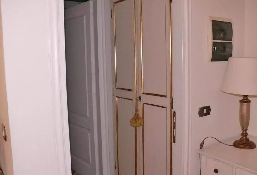 استودیوی کلاسیک, Residence Michelangiolo