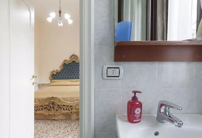 اتاق اکونومی, Casa Del Melograno