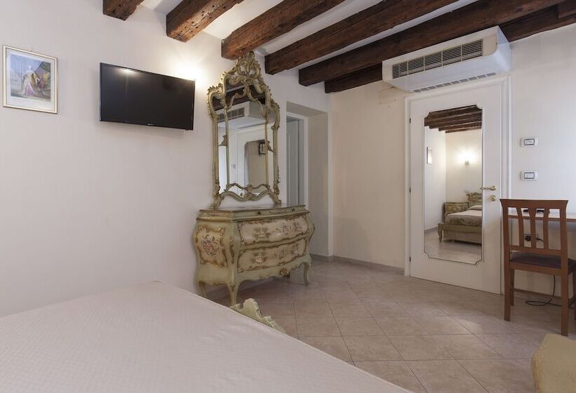 اتاق کلاسیک, Casa Del Melograno