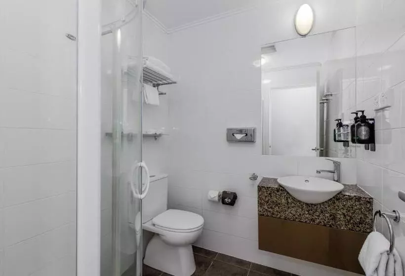 استودیوی استاندارد, Alto Hotel On Bourke