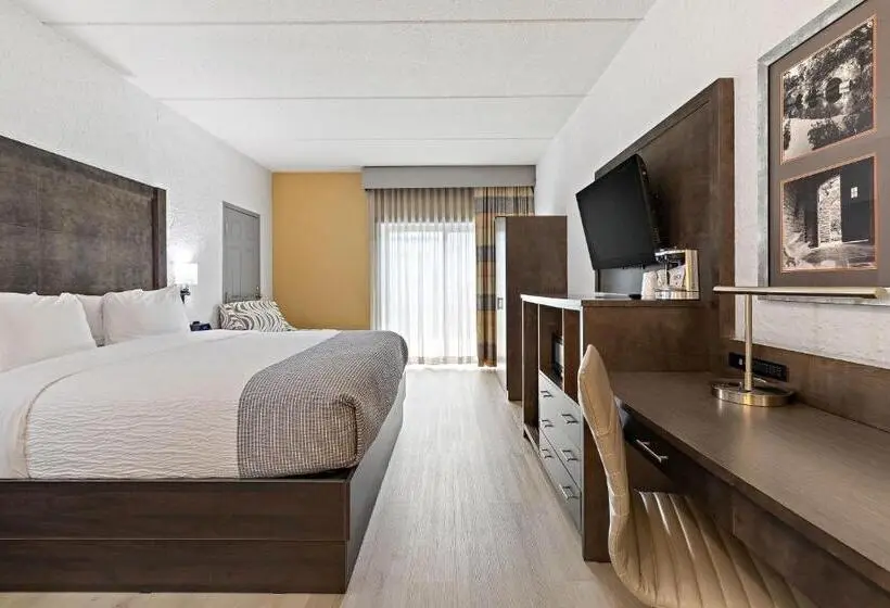 キングサイズベッドのデラックスルーム, Americinn By Wyndham Rochester Near Mayo Clinic