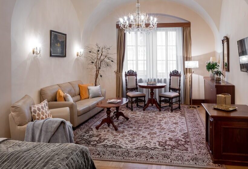 اتاق لوکس, Aurus By Adrez