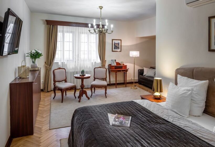 سوییت, Aurus By Adrez