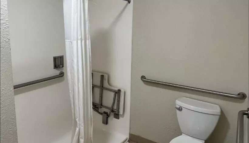 身障者適用キングサイズベッドルーム, Motel 6 Macon, Ga I 475