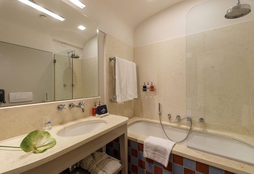 Полулюкс, Borgo Scopeto Wine & Country Relais