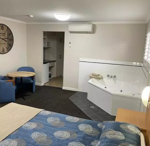 اتاق لوکس, Cattlemans Country Motor Inn & Serviced Apartments