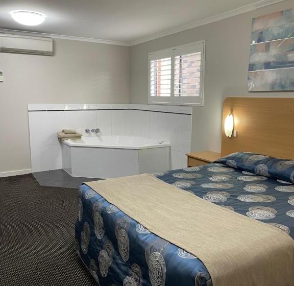 اتاق لوکس, Cattlemans Country Motor Inn & Serviced Apartments