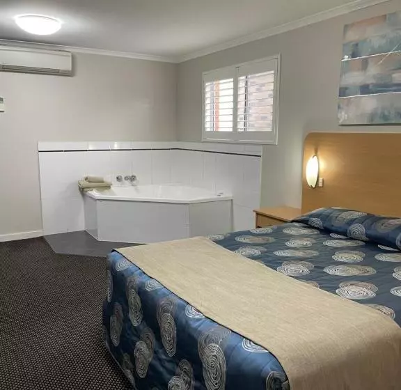 اتاق لوکس, Cattlemans Country Motor Inn & Serviced Apartments