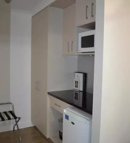 اتاق لوکس, Cattlemans Country Motor Inn & Serviced Apartments