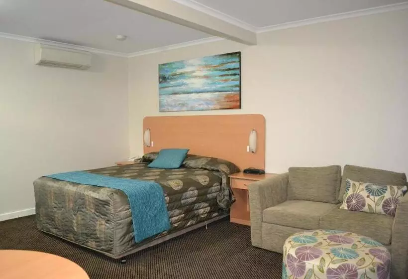 اتاق اجرایی, Cattlemans Country Motor Inn & Serviced Apartments