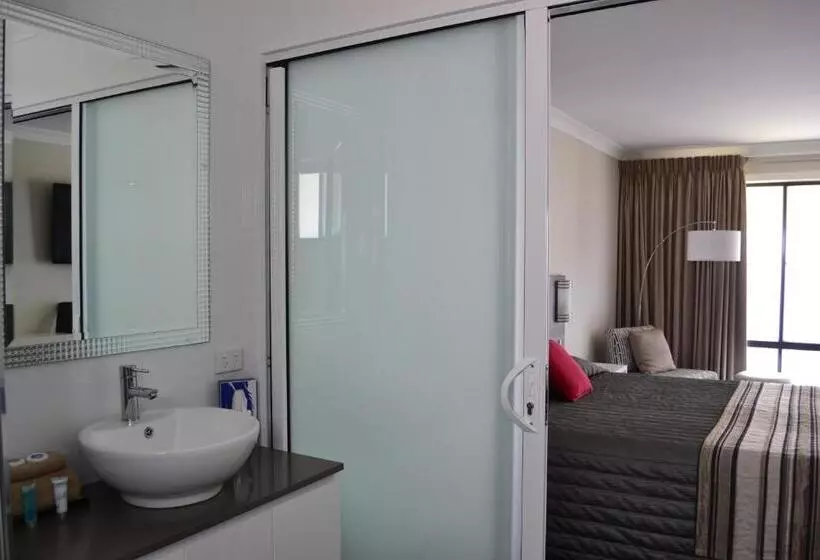 اتاق سوپریور با تخت بزرگ, Cattlemans Country Motor Inn & Serviced Apartments