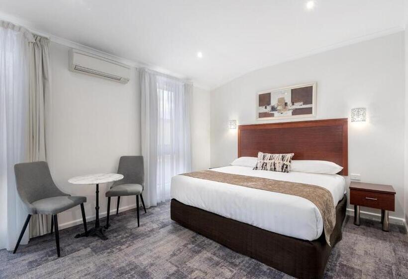 带大床的豪华间, Comfort Inn Deakin Palms