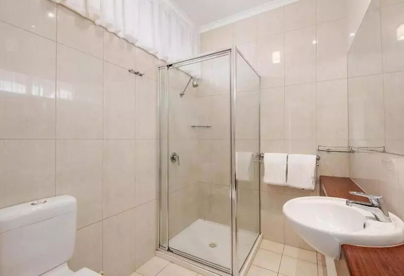 デラックススイート, Comfort Inn Deakin Palms
