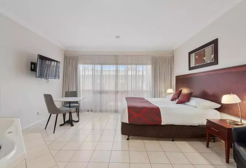 デラックススイート, Comfort Inn Deakin Palms