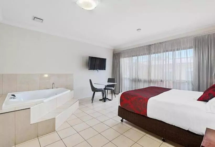 デラックススイート, Comfort Inn Deakin Palms