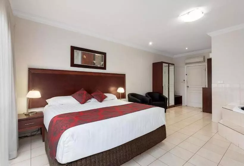 デラックススイート, Comfort Inn Deakin Palms