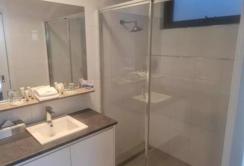 キングサイズベッドのスタンダードルーム, Comfort Inn Deakin Palms