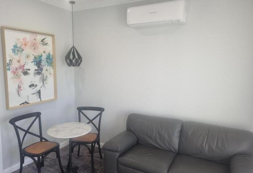 חדר סטנדרט עם מיטת קינג, Comfort Inn Deakin Palms