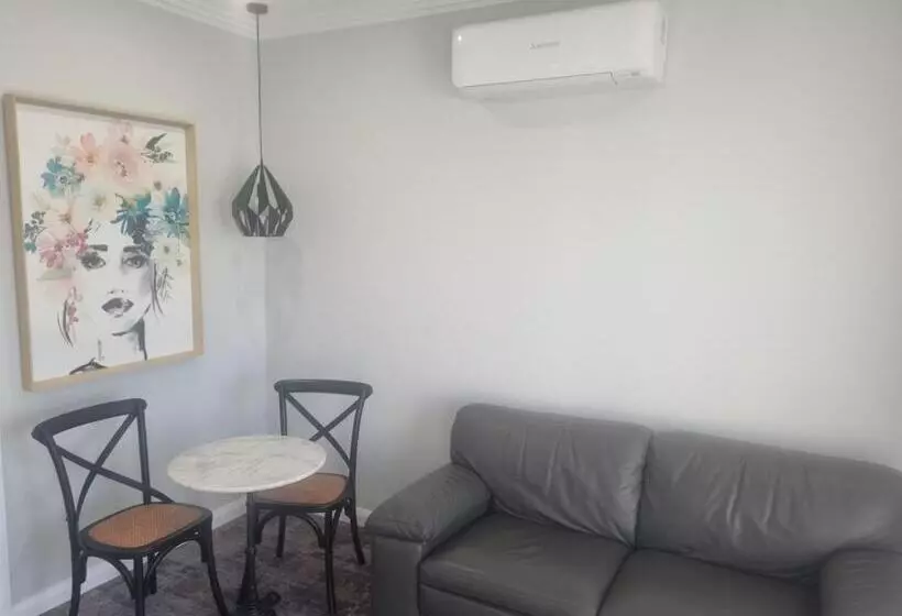 キングサイズベッドのスタンダードルーム, Comfort Inn Deakin Palms