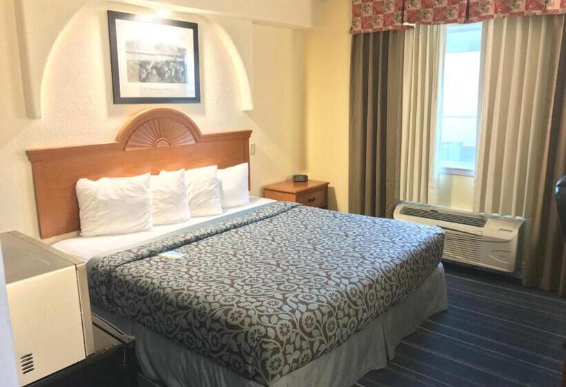 身障者適用キングサイズベッドルーム, Days Inn By Wyndham San Antonio Airport
