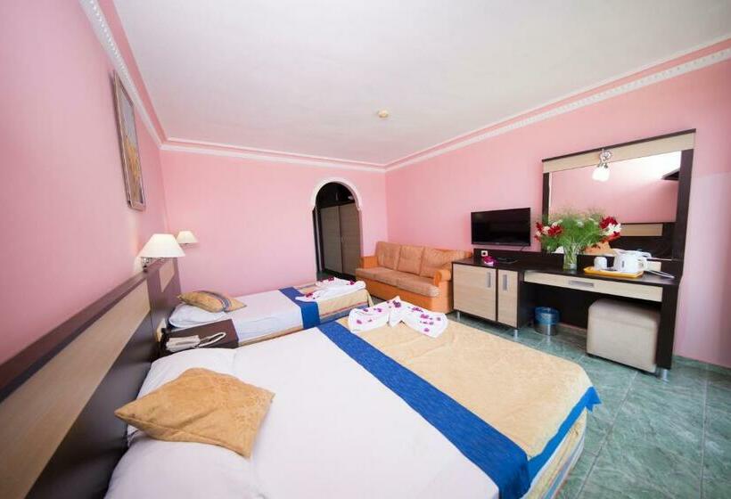 غرفة أساسية ثلاثية, First Class Hotel   All Inclusive