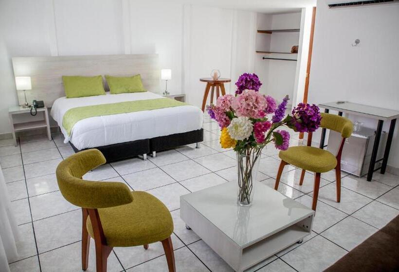 جناح, Florida Inn