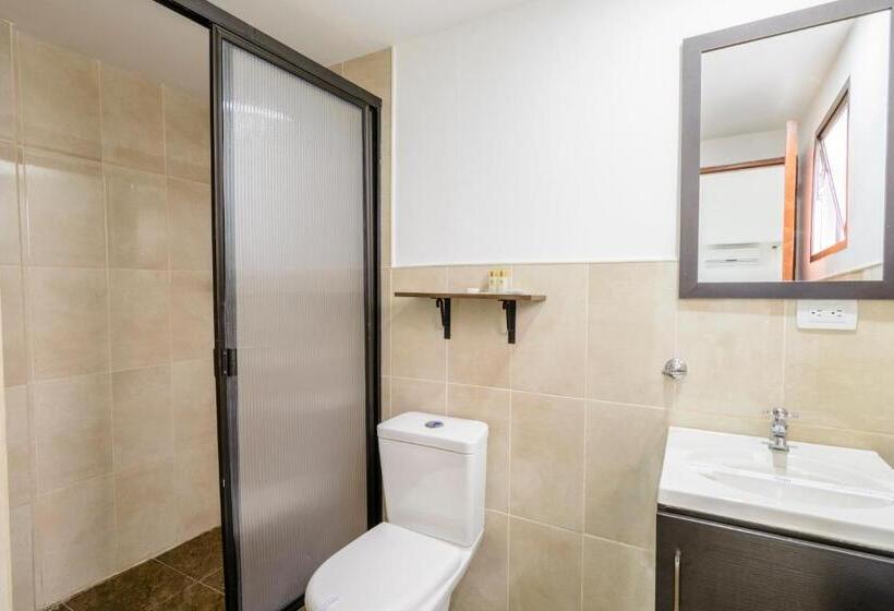 غرفة عائلية, Florida Inn