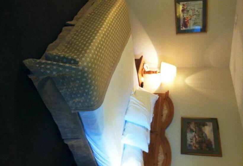 غرفة قياسية سرير كينج, Lake Chatuge Lodge