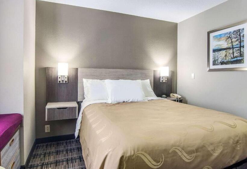 Номер Стандарт, Quality Inn & Suites Grove Cityoutlet Mall