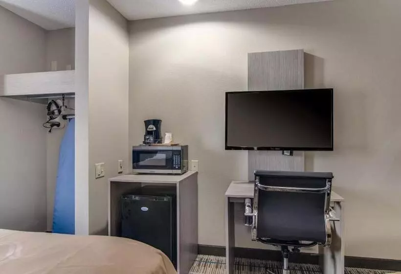 スイート, Quality Inn & Suites Grove Cityoutlet Mall