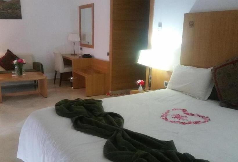Полулюкс, Suites Hotel Mohammed V By Accor