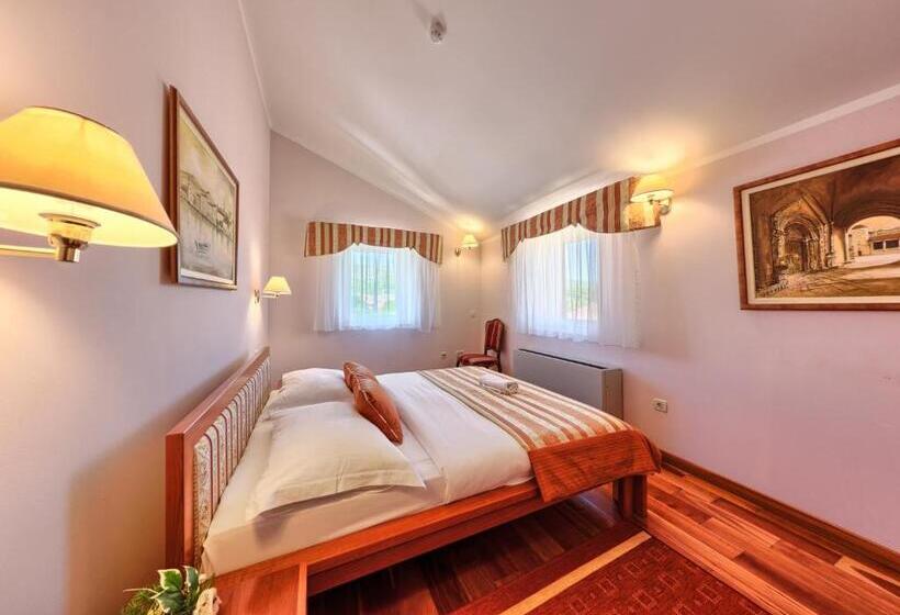 חדר סטנדרט, Trogir