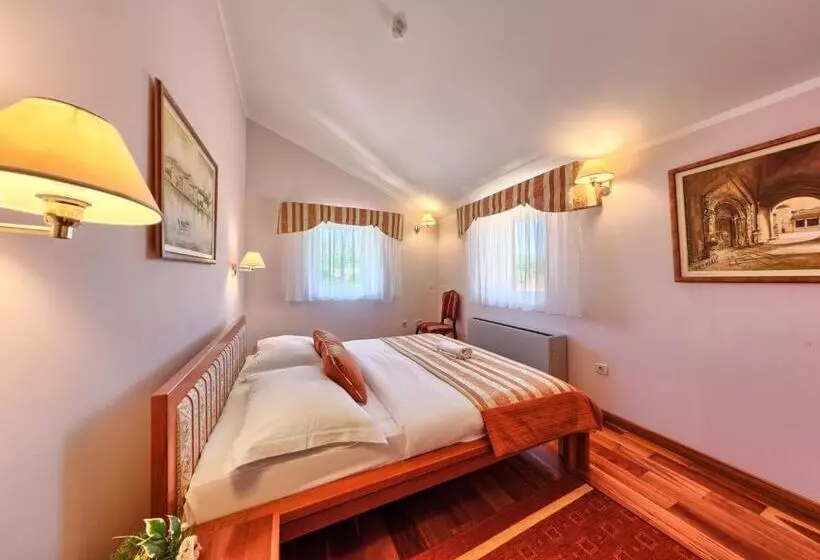 Quarto standard, Trogir
