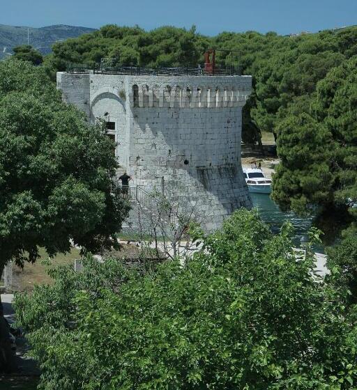 חדר סטנדרט, Trogir