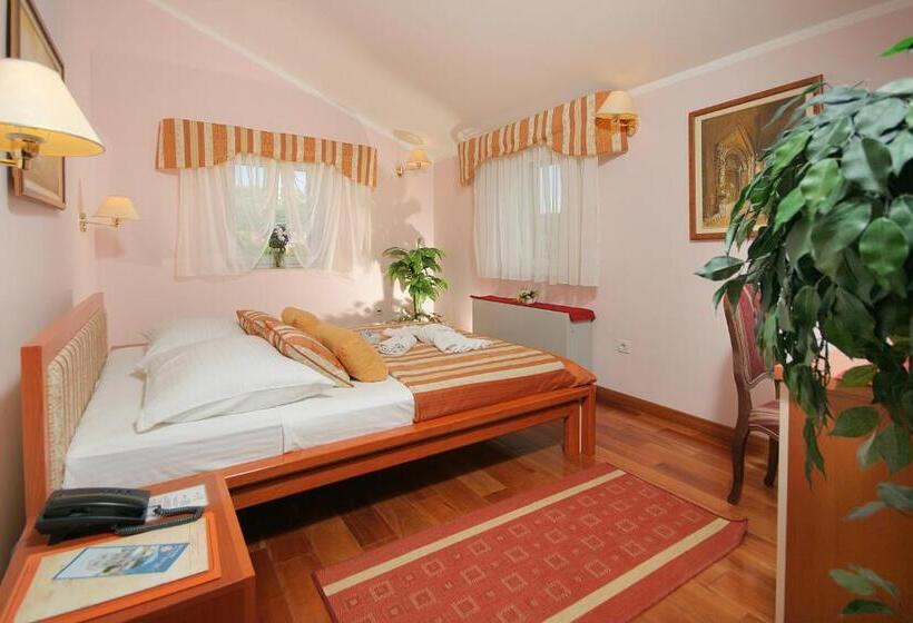 Апартаменты 2 Спальни, Trogir