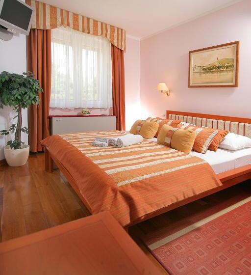 חדר דלוקס עם מרפסת, Trogir