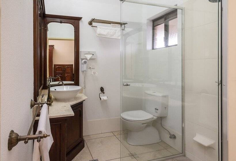 اتاق اجرایی, Overlander Homestead Motel