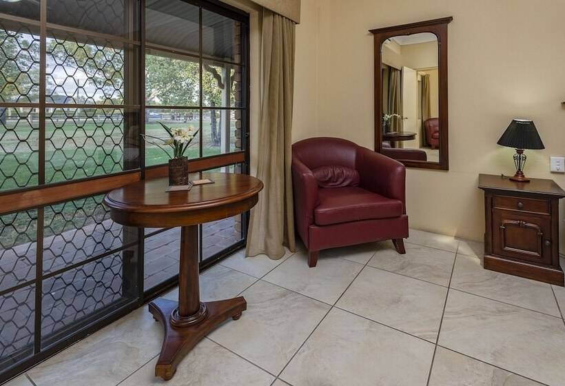 اتاق اجرایی, Overlander Homestead Motel