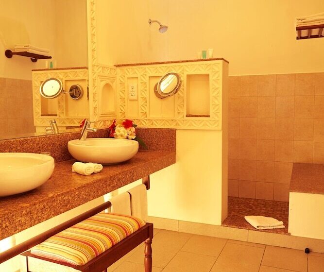 سوییت, Neptune Village Beach Resort & Spa All Inclusive